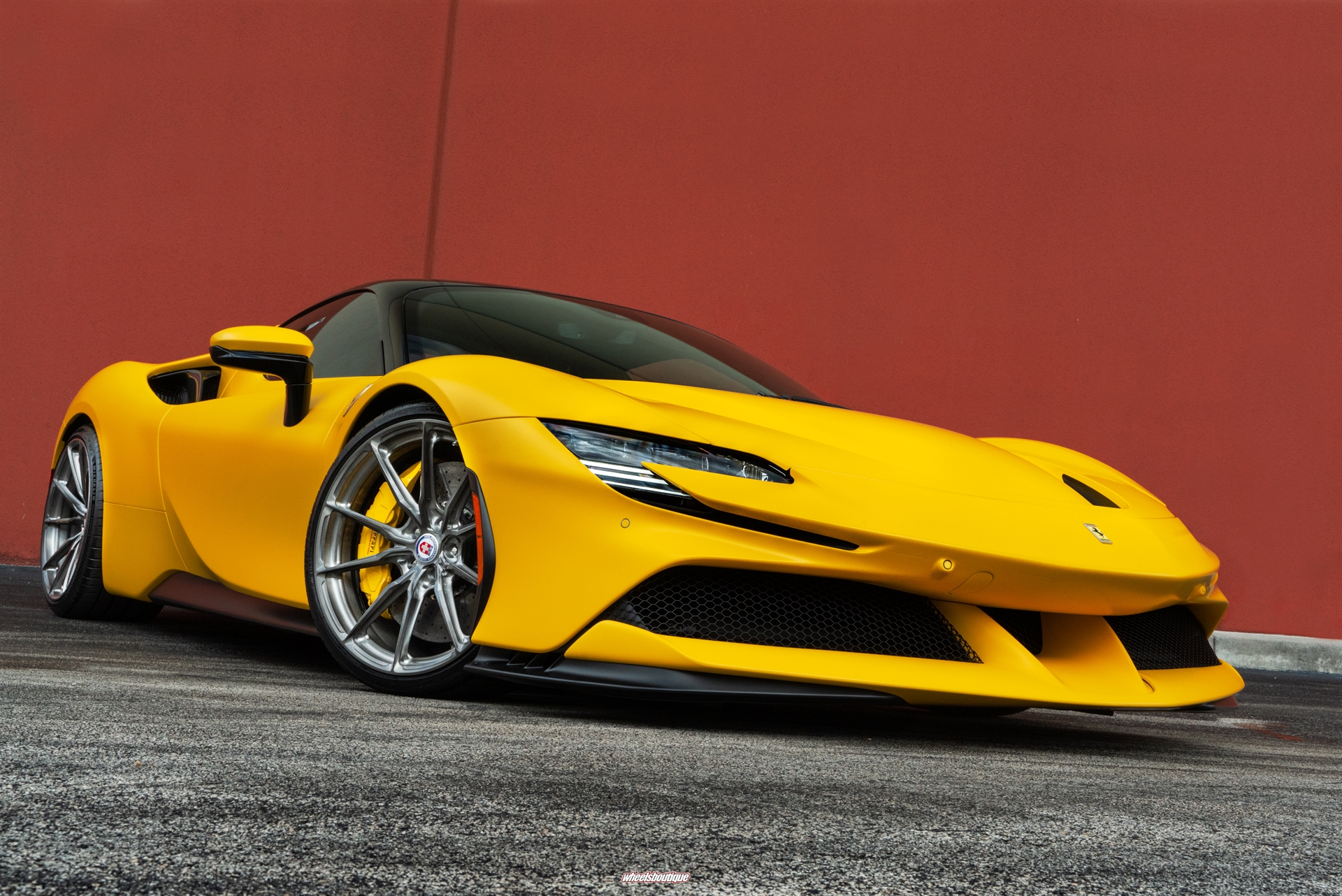Ferrari SF90 | Giallo Modena | HRE P104SC | Brushed Dark Clear