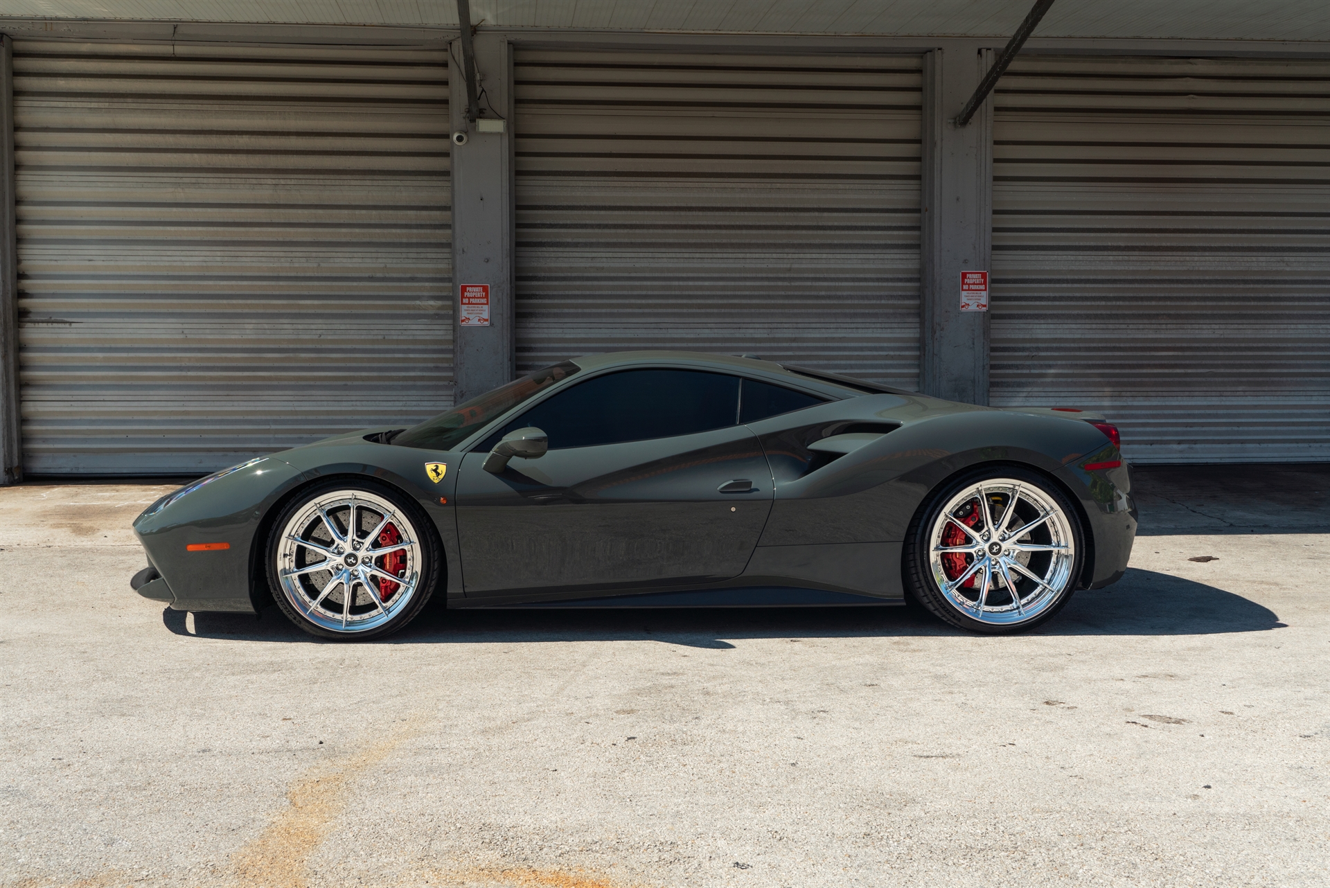 Ferrari 488 | Grigio Medio | on HRE S104SC | Polished Clear