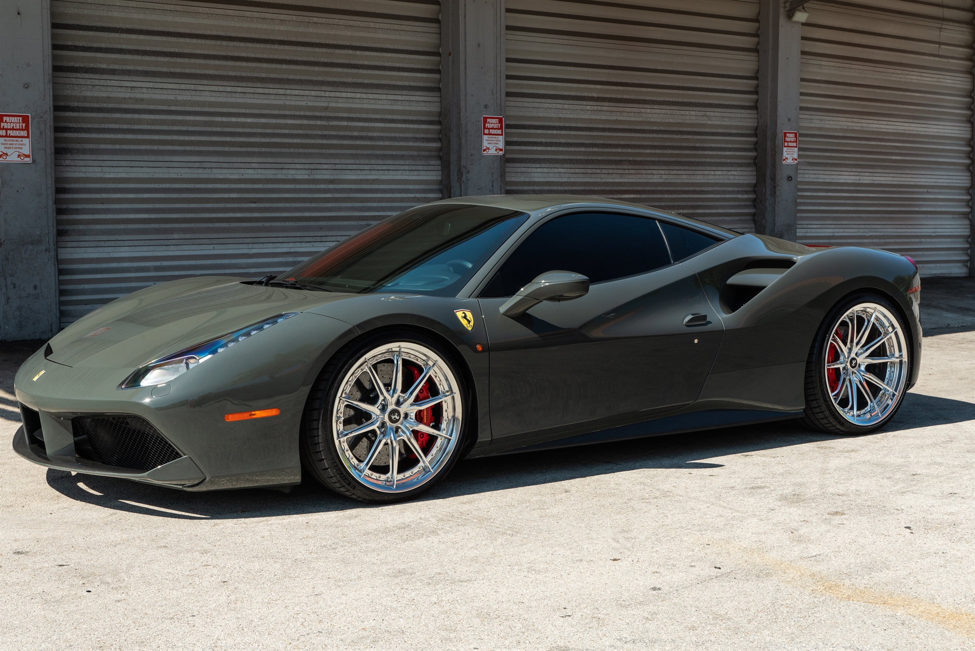 Ferrari 488 | Grigio Medio | on HRE S104SC | Polished Clear