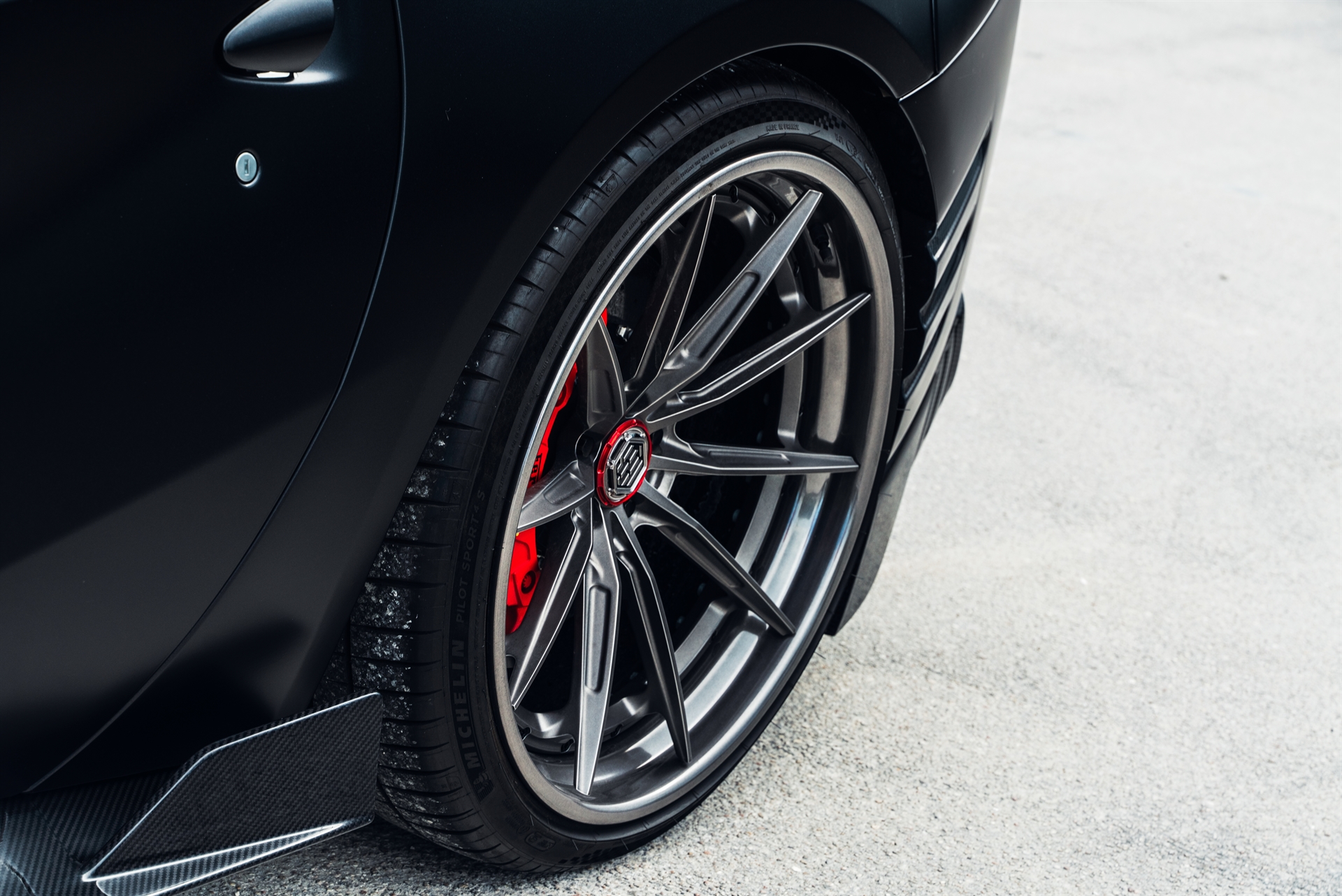 Duke Dynamics 812 | Nero Daytona | on 1886 G-010 | Polished Smoke