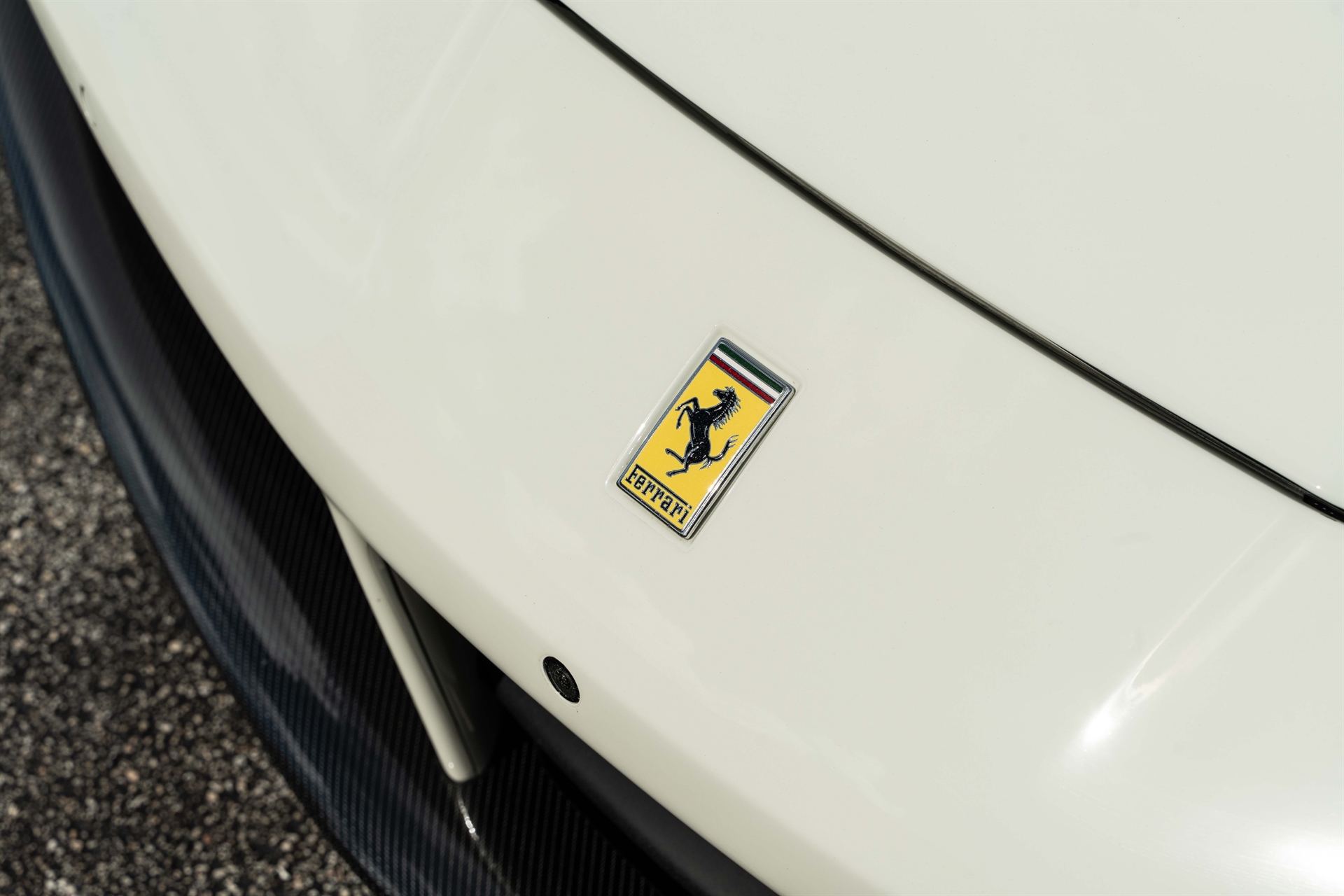 Ferrari 488 | Bianco Fuji | on HRE 520 FMR | Brushed Clear