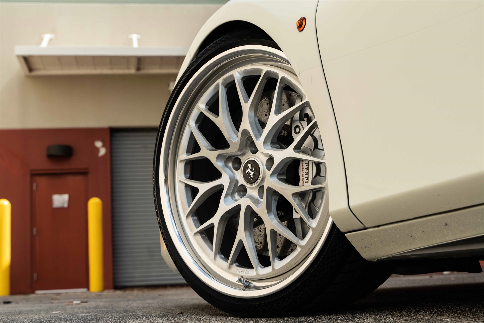 Ferrari 488 | Bianco Fuji | on HRE 520 FMR | Brushed Clear