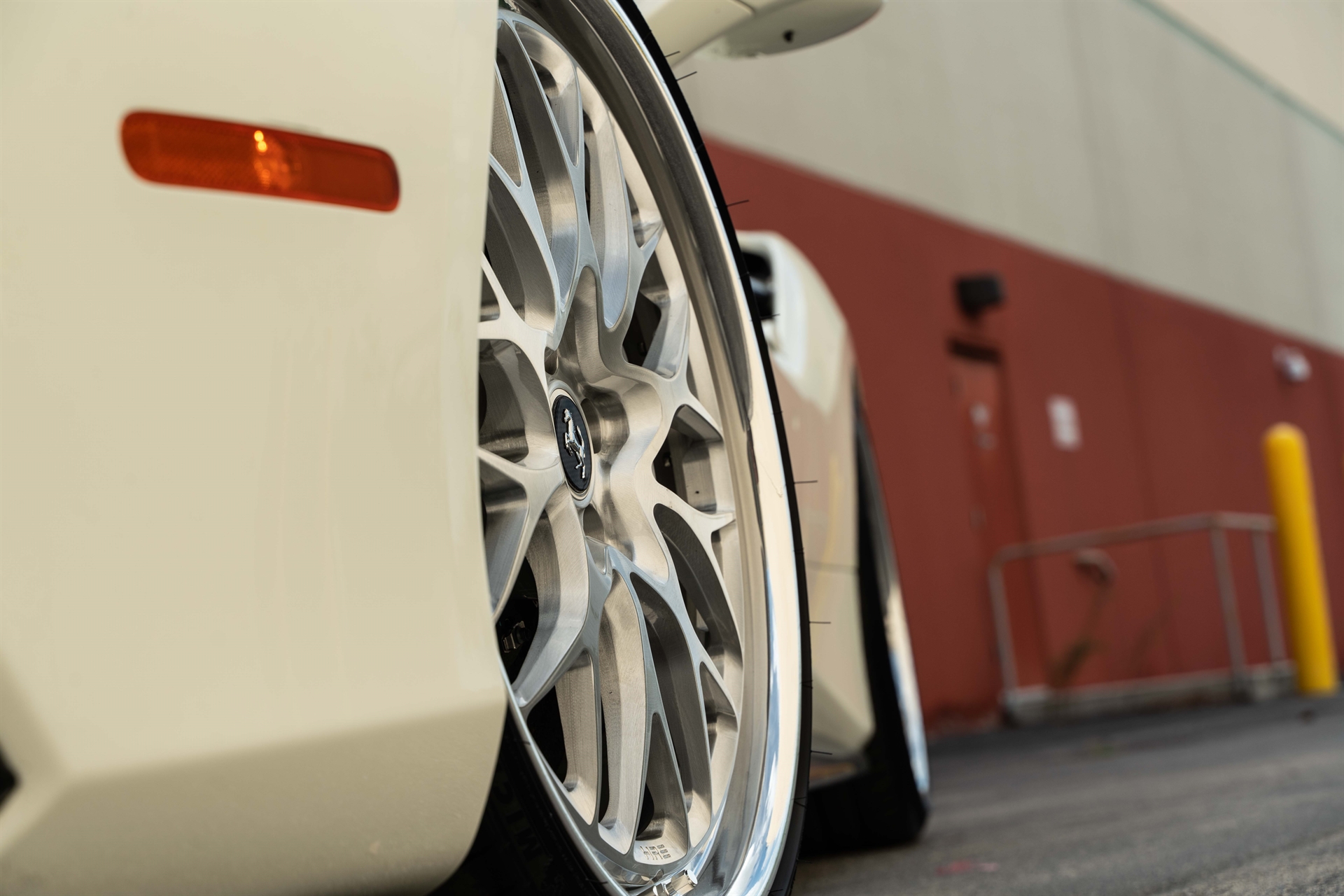 Ferrari 488 | Bianco Fuji | on HRE 520 FMR | Brushed Clear