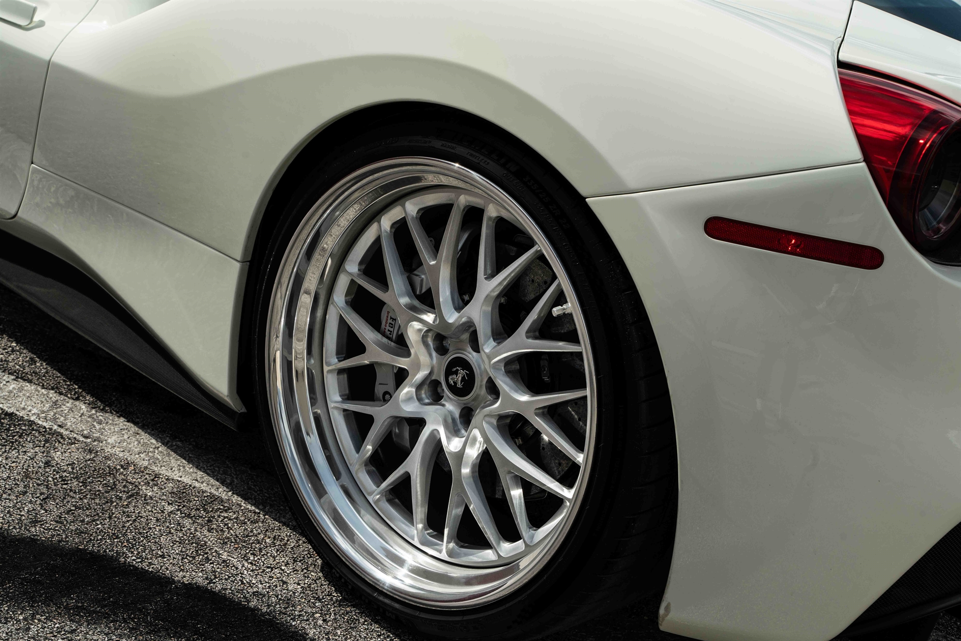 Ferrari 488 | Bianco Fuji | on HRE 520 FMR | Brushed Clear