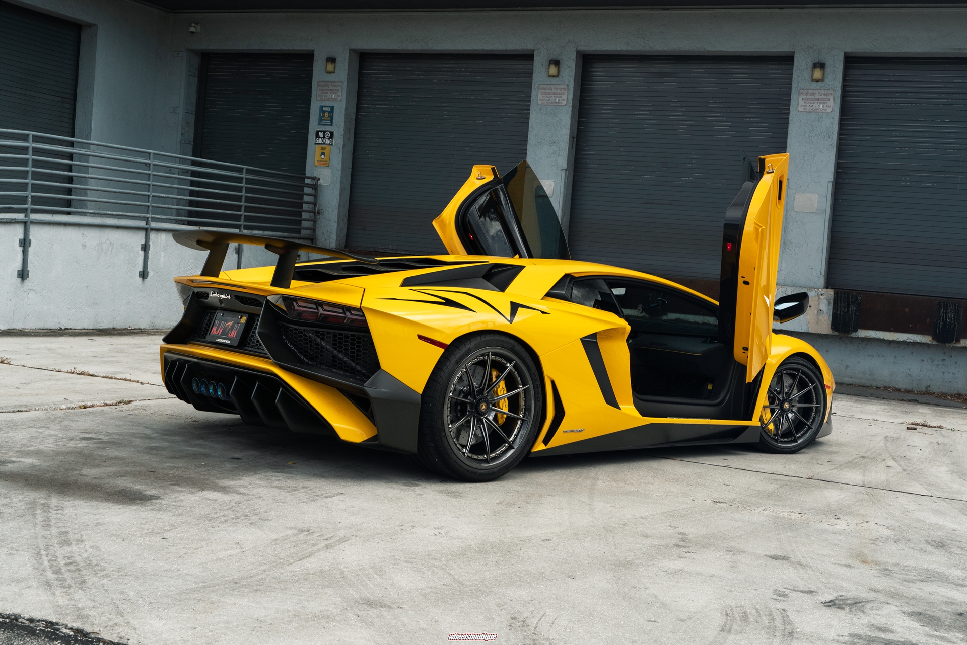 Lamborghini Aventador SV | | on 1886 DMR-004 | Mirror Polished Smoke