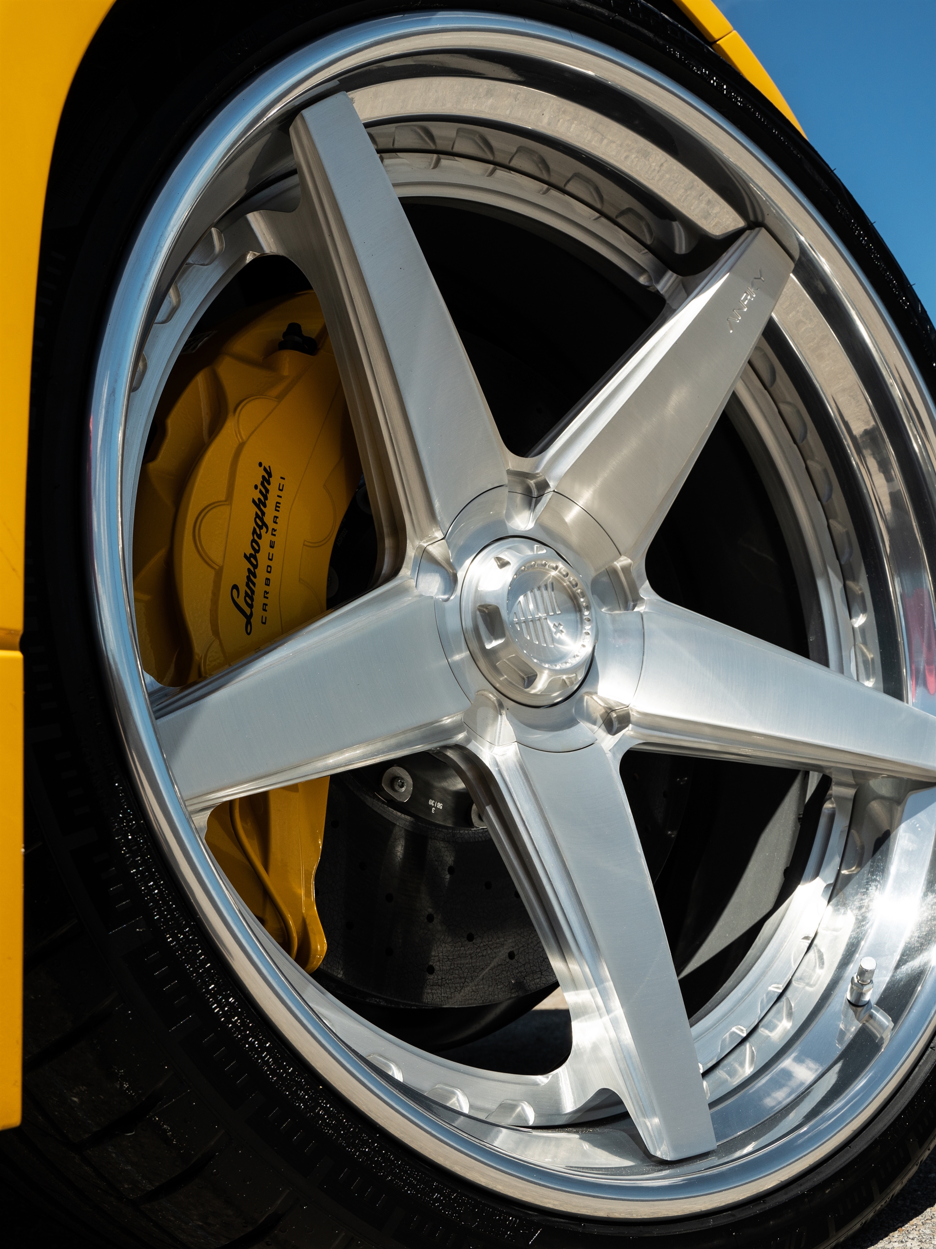 Novitec: Urus S | | on ANRKY RS5.3 | Brushed Clear