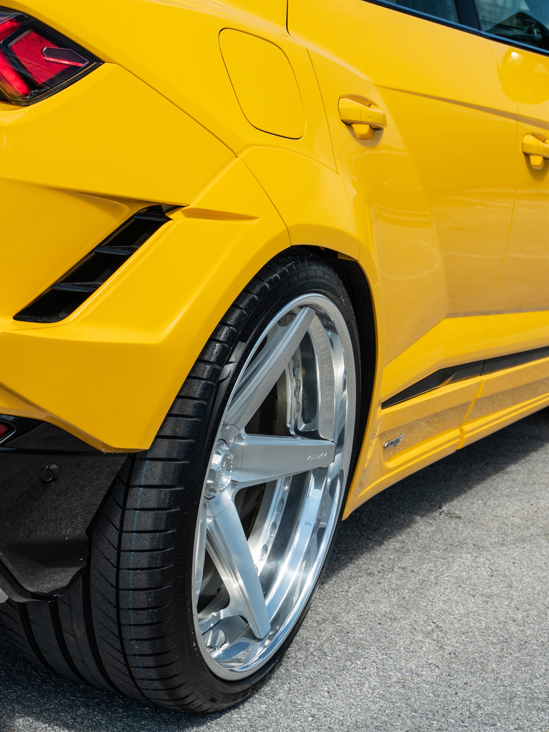 Novitec: Urus S | | on ANRKY RS5.3 | Brushed Clear