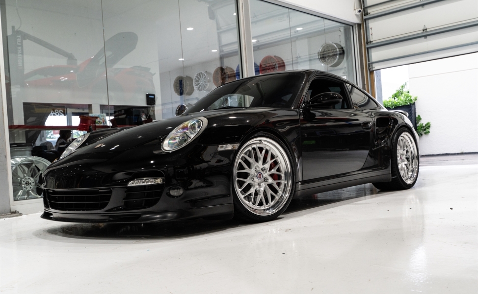 Porsche 997 on HRE Wheels 520 FMR