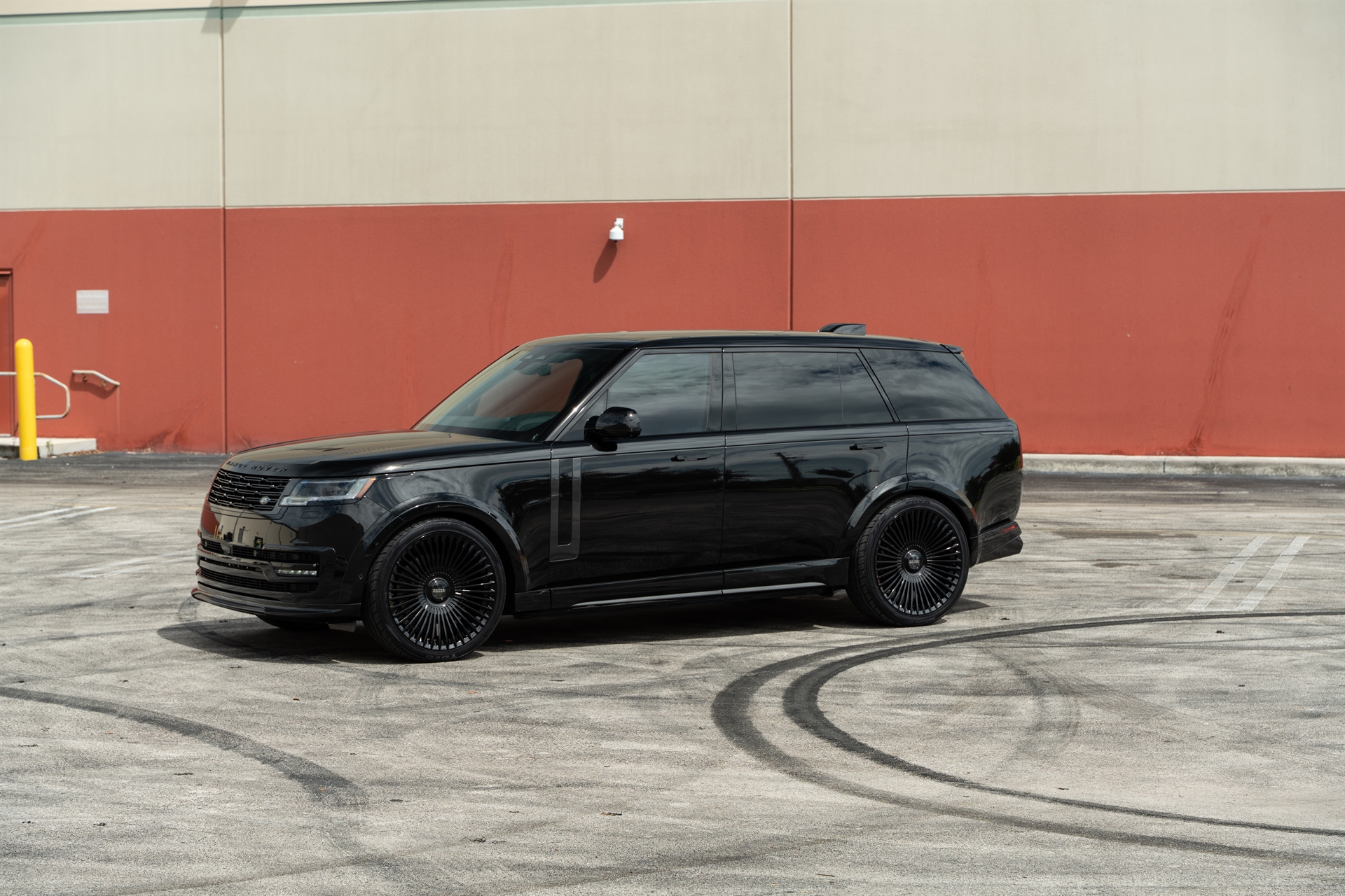 1016 Industries Range Rover | Santorini Black | on Forgiato Trimestre-M | Gloss Black