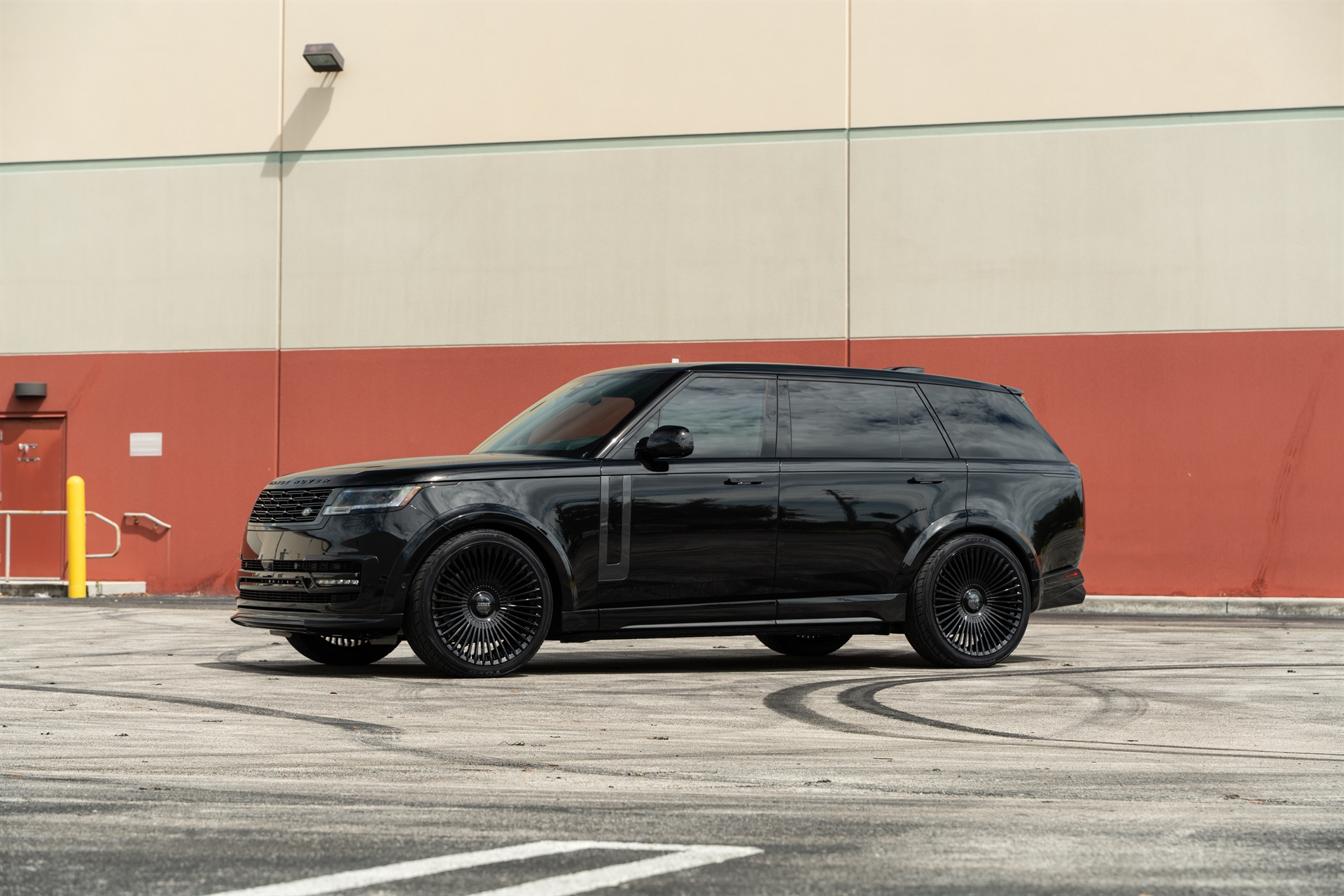 1016 Industries Range Rover | Santorini Black | on Forgiato Trimestre-M | Gloss Black