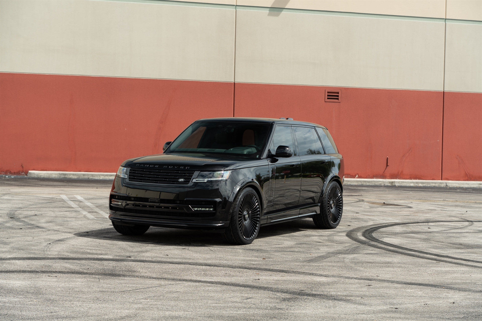 1016 Industries Range Rover | Santorini Black | on Forgiato Trimestre-M | Gloss Black