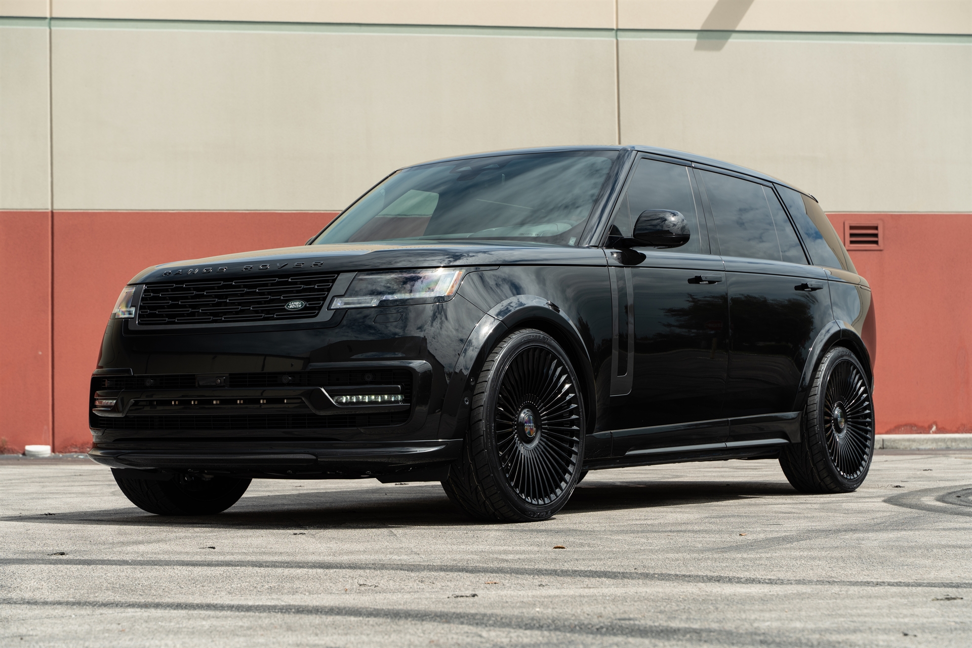 1016 Industries Range Rover | Santorini Black | on Forgiato Trimestre-M | Gloss Black