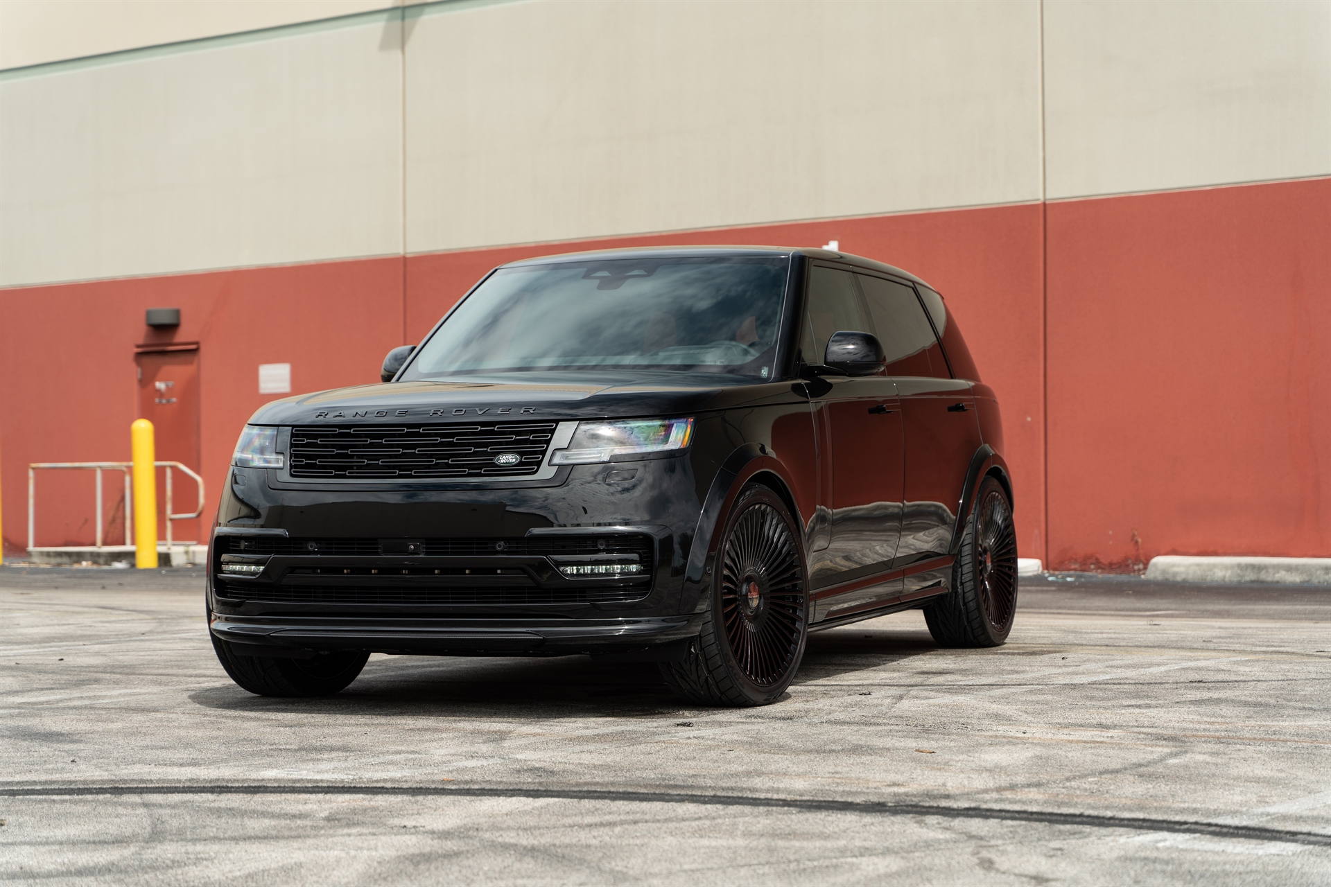 1016 Industries Range Rover | Santorini Black | on Forgiato Trimestre-M | Gloss Black