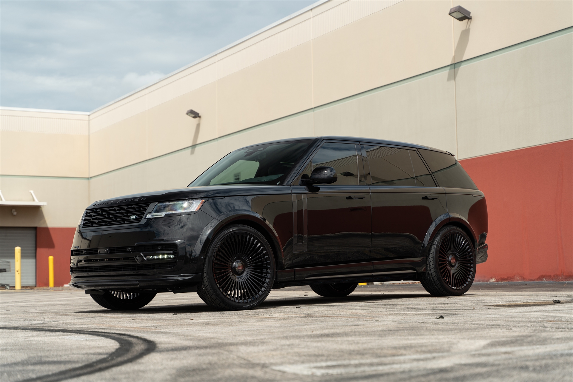 1016 Industries Range Rover | Santorini Black | on Forgiato Trimestre-M | Gloss Black
