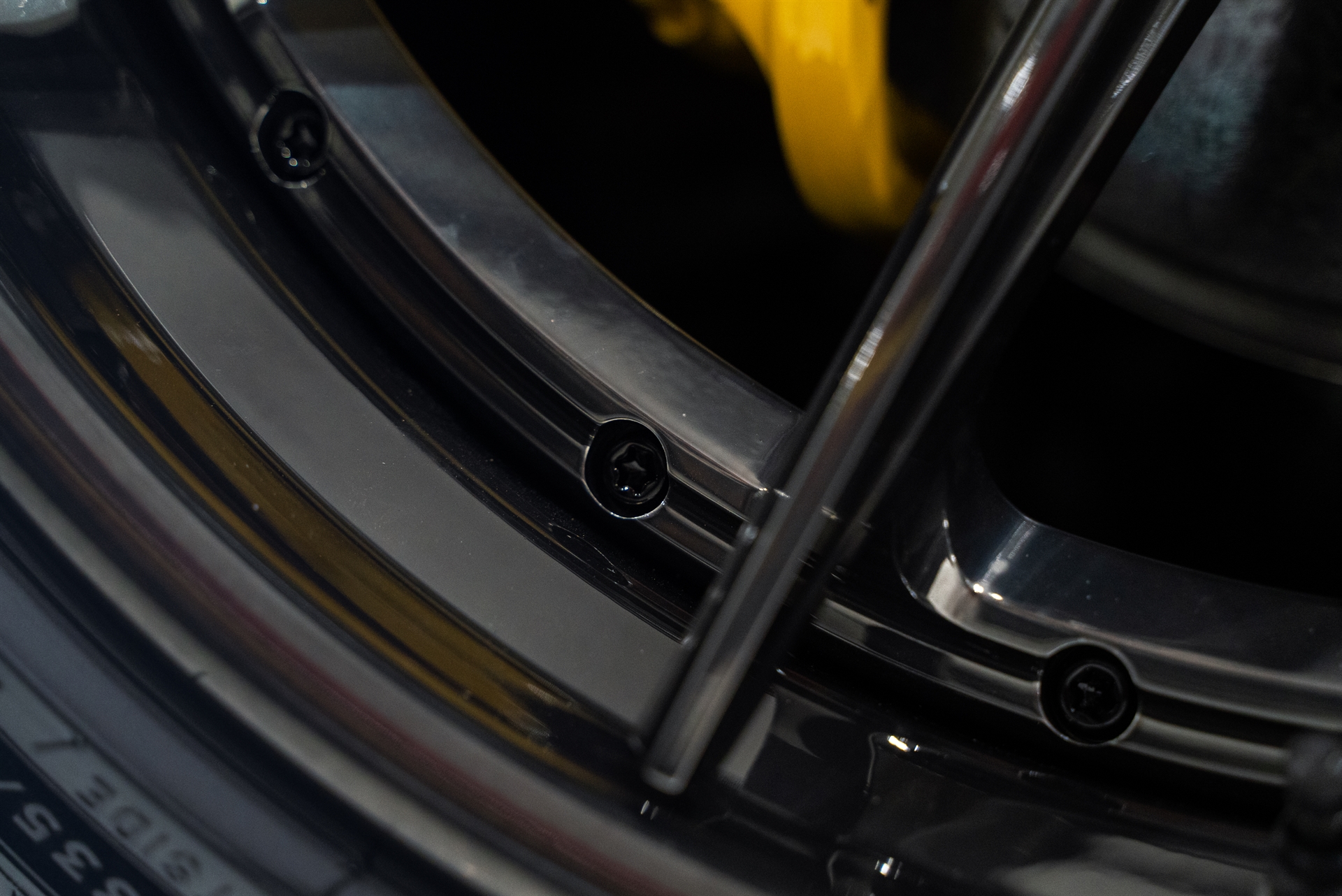 1016 Industries 812 GTS | Nero | on 1886 Wheels G010 | Mirror Polished Smoke