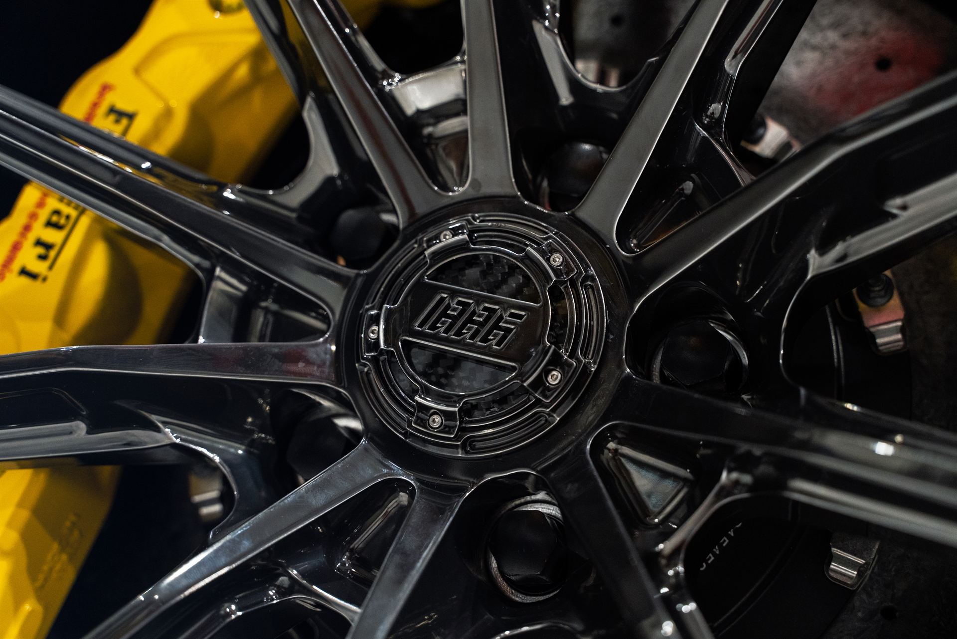 1016 Industries 812 GTS | Nero | on 1886 Wheels G010 | Mirror Polished Smoke