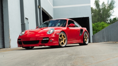 Porsche 997 Turbo S | Guards Red | on 1886 S005 | Satin Gold