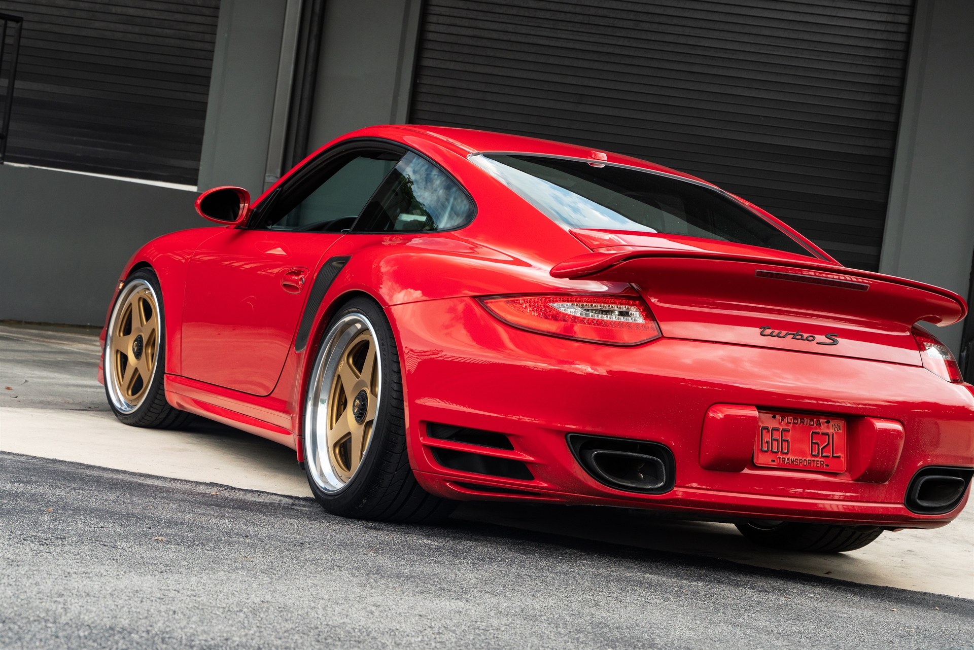 Porsche 997 Turbo S | Guards Red | on 1886 S005 | Satin Gold