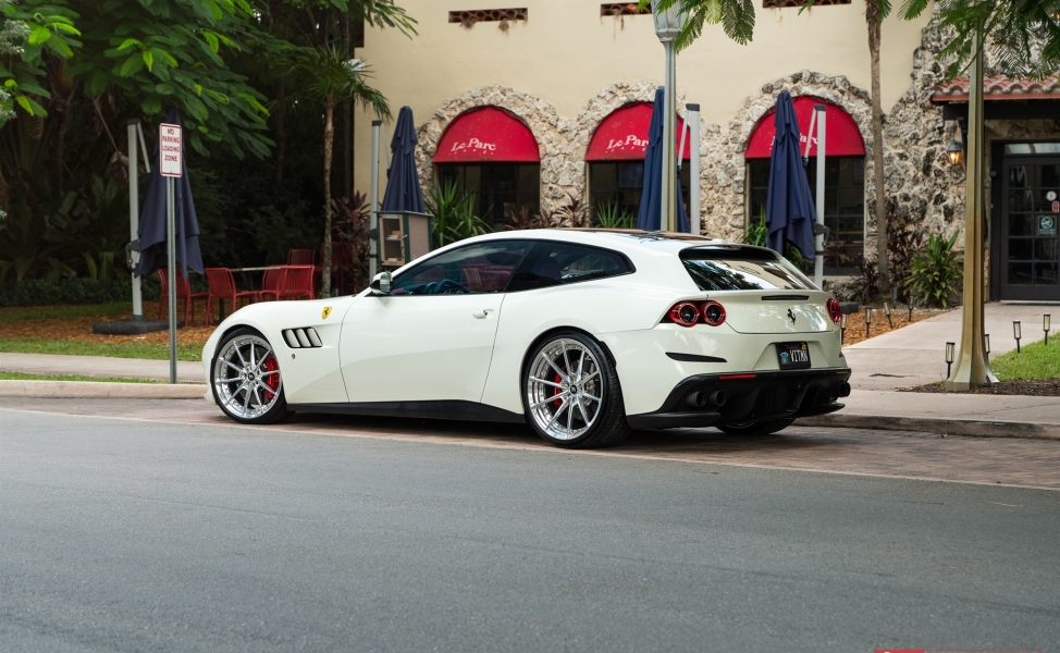 Ferrari GTC4 Lusso – AN28 SeriesTWO
