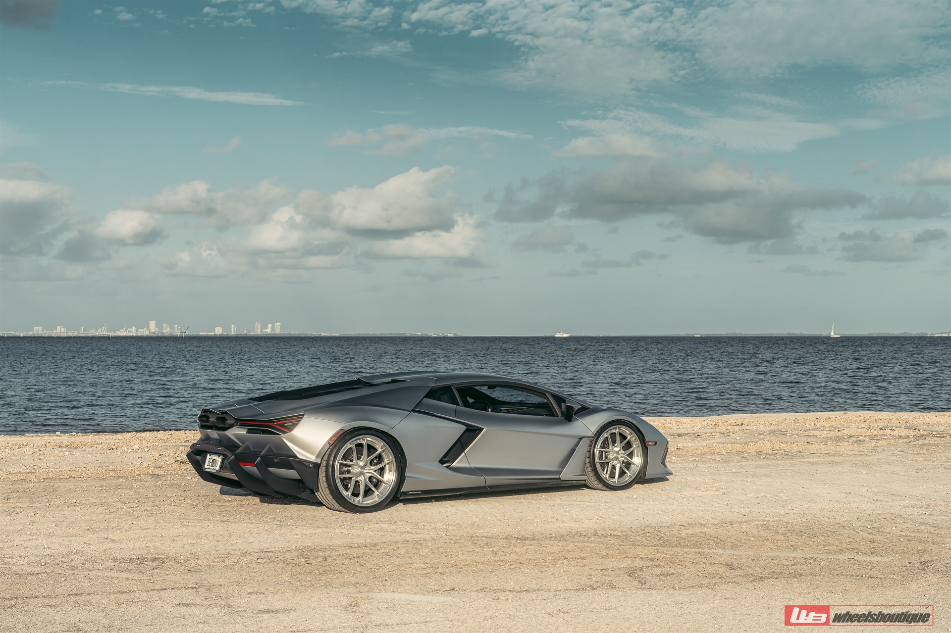 Lamborghini Revuelto | Argento Nürburgring | on ANRKY XR-301 | Brushed Clear