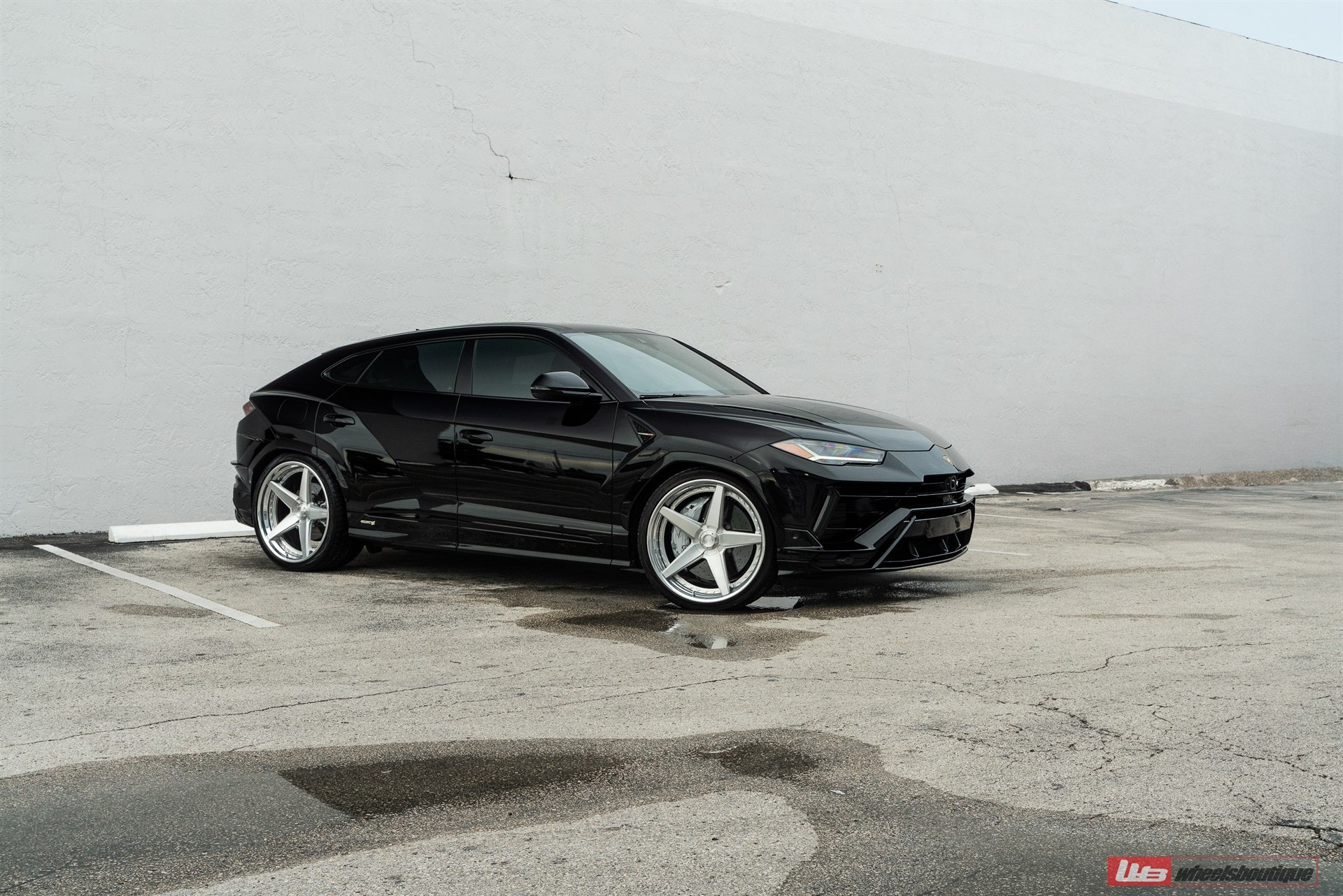 Lamborghini Urus | Nero Noctis | on ANRKY RS5.3 | Brushed Clear
