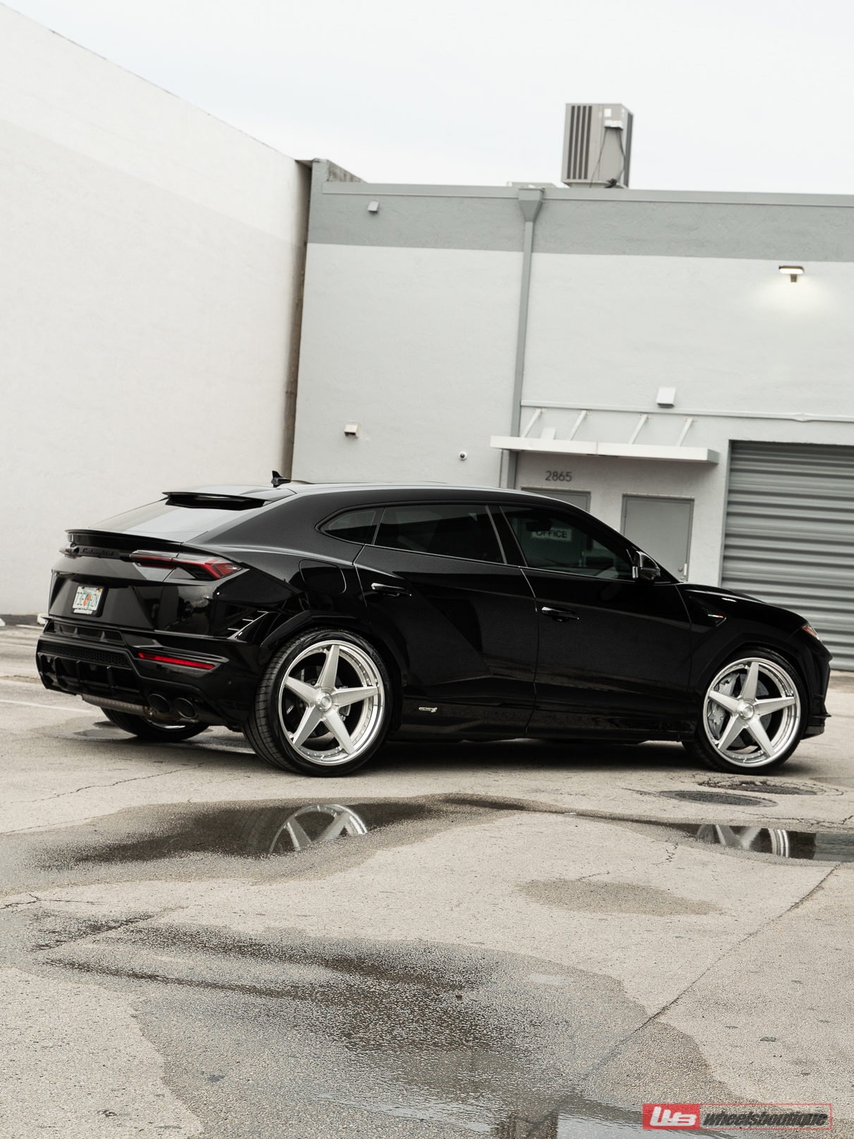 Lamborghini Urus | Nero Noctis | on ANRKY RS5.3 | Brushed Clear