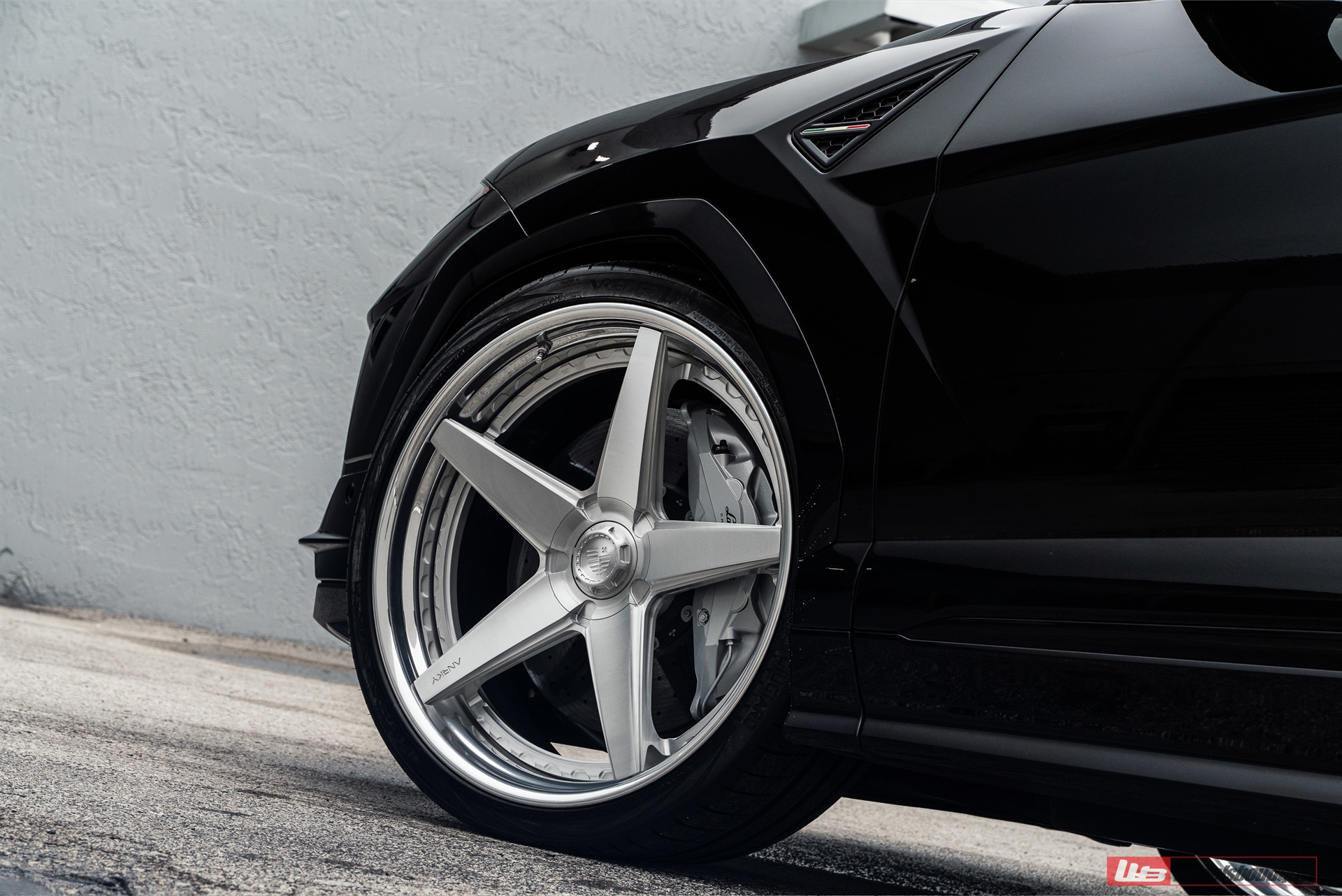 Lamborghini Urus | Nero Noctis | on ANRKY RS5.3 | Brushed Clear
