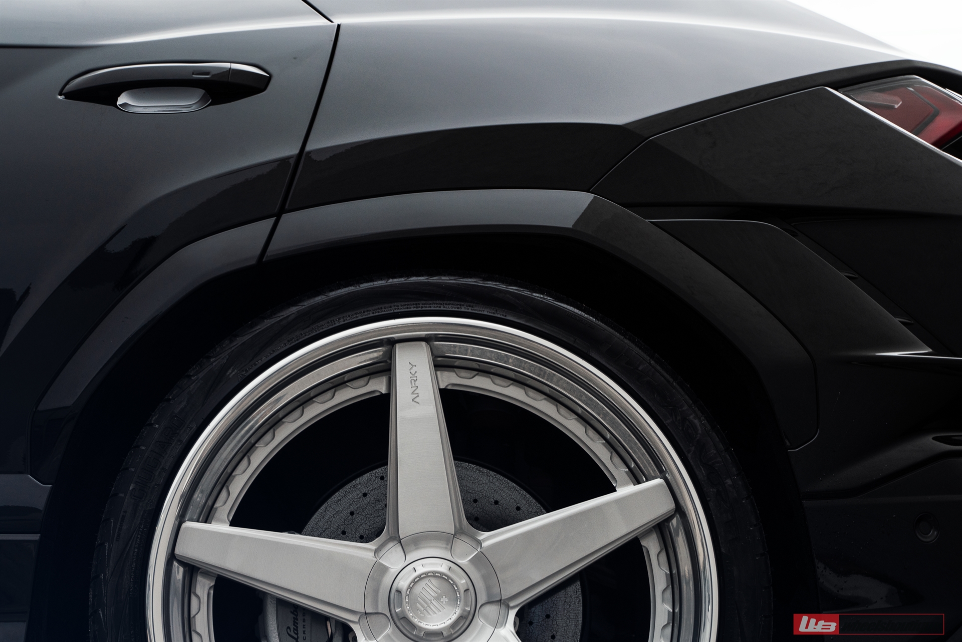 Lamborghini Urus | Nero Noctis | on ANRKY RS5.3 | Brushed Clear
