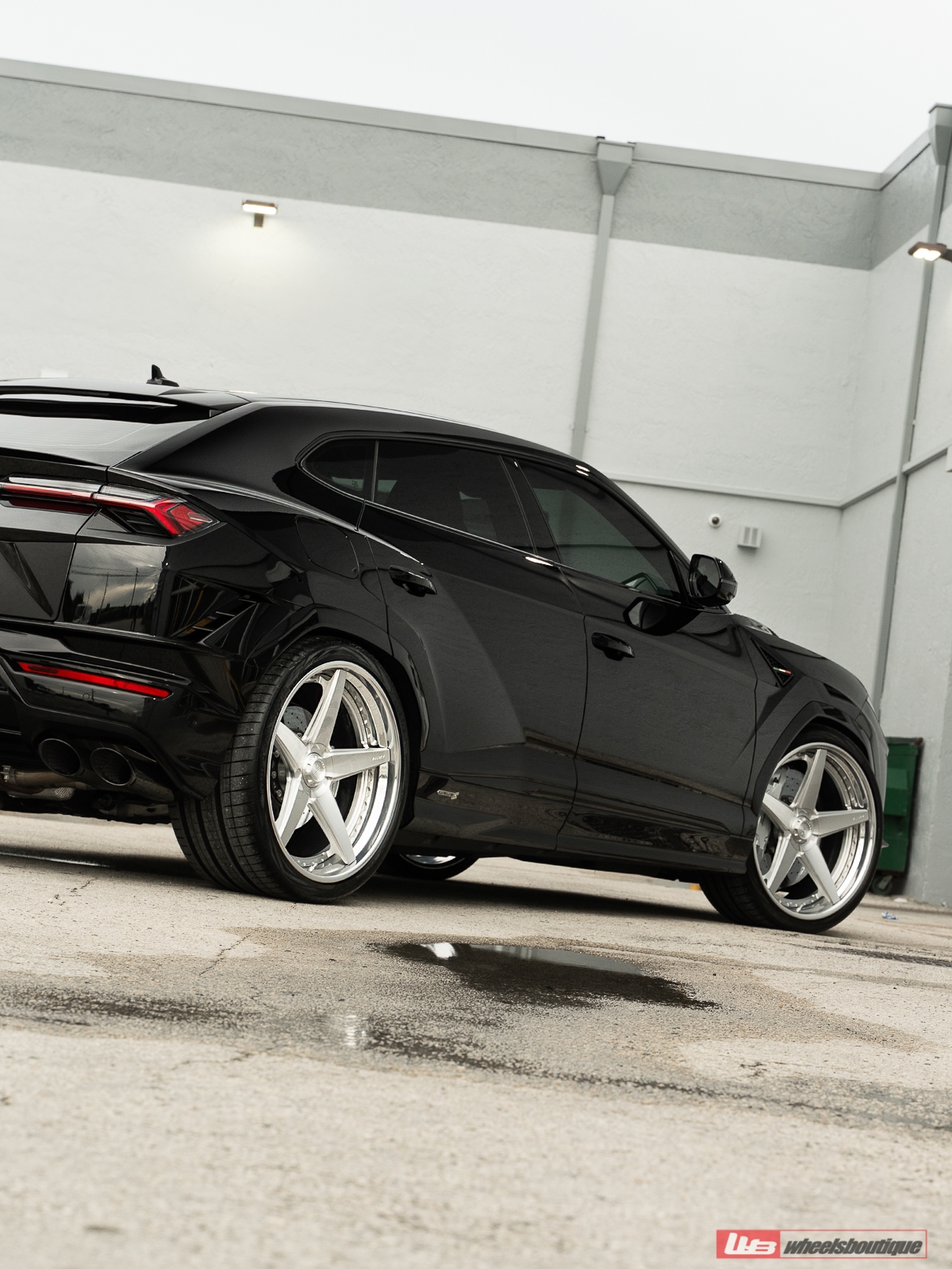 Lamborghini Urus | Nero Noctis | on ANRKY RS5.3 | Brushed Clear