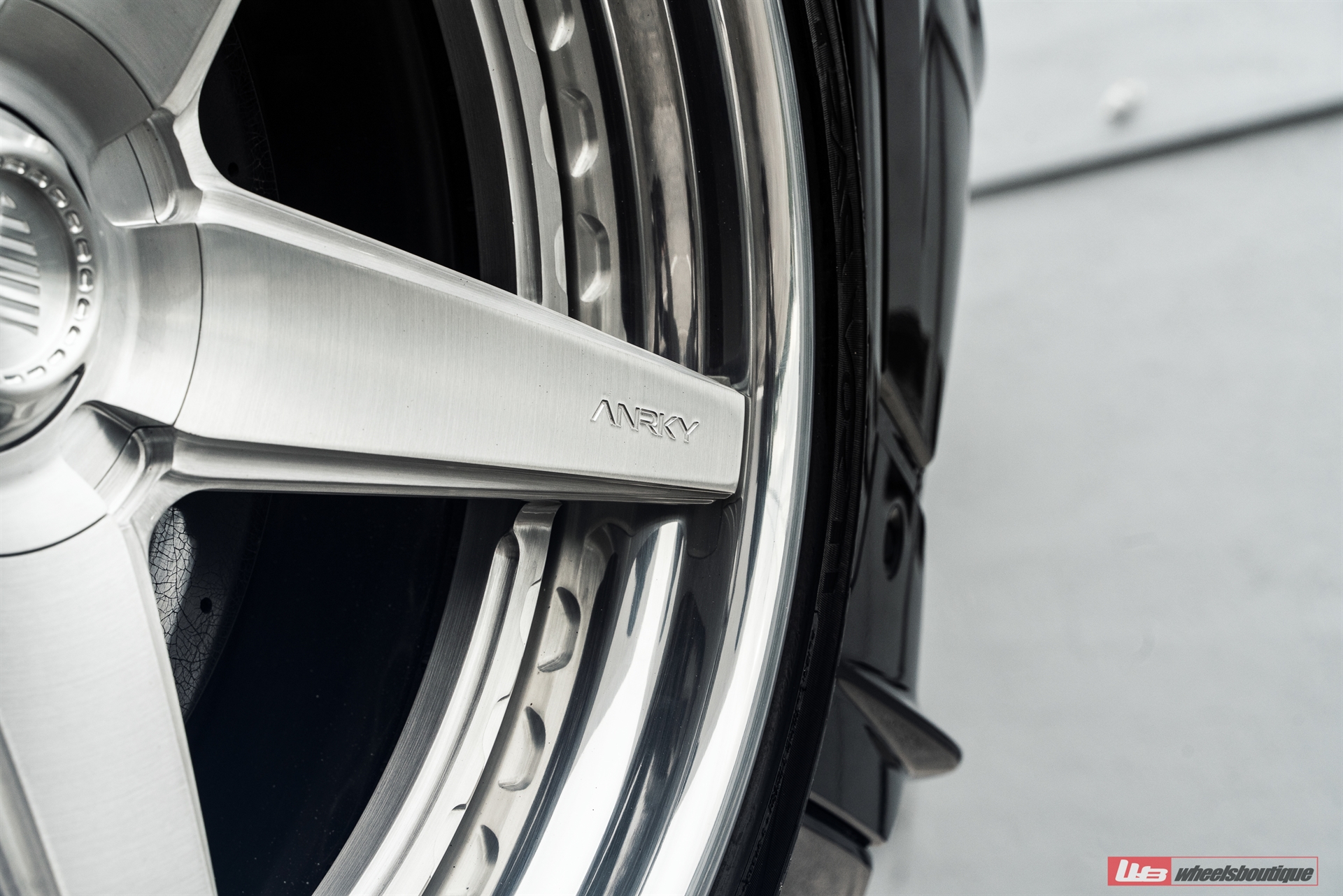 Lamborghini Urus | Nero Noctis | on ANRKY RS5.3 | Brushed Clear