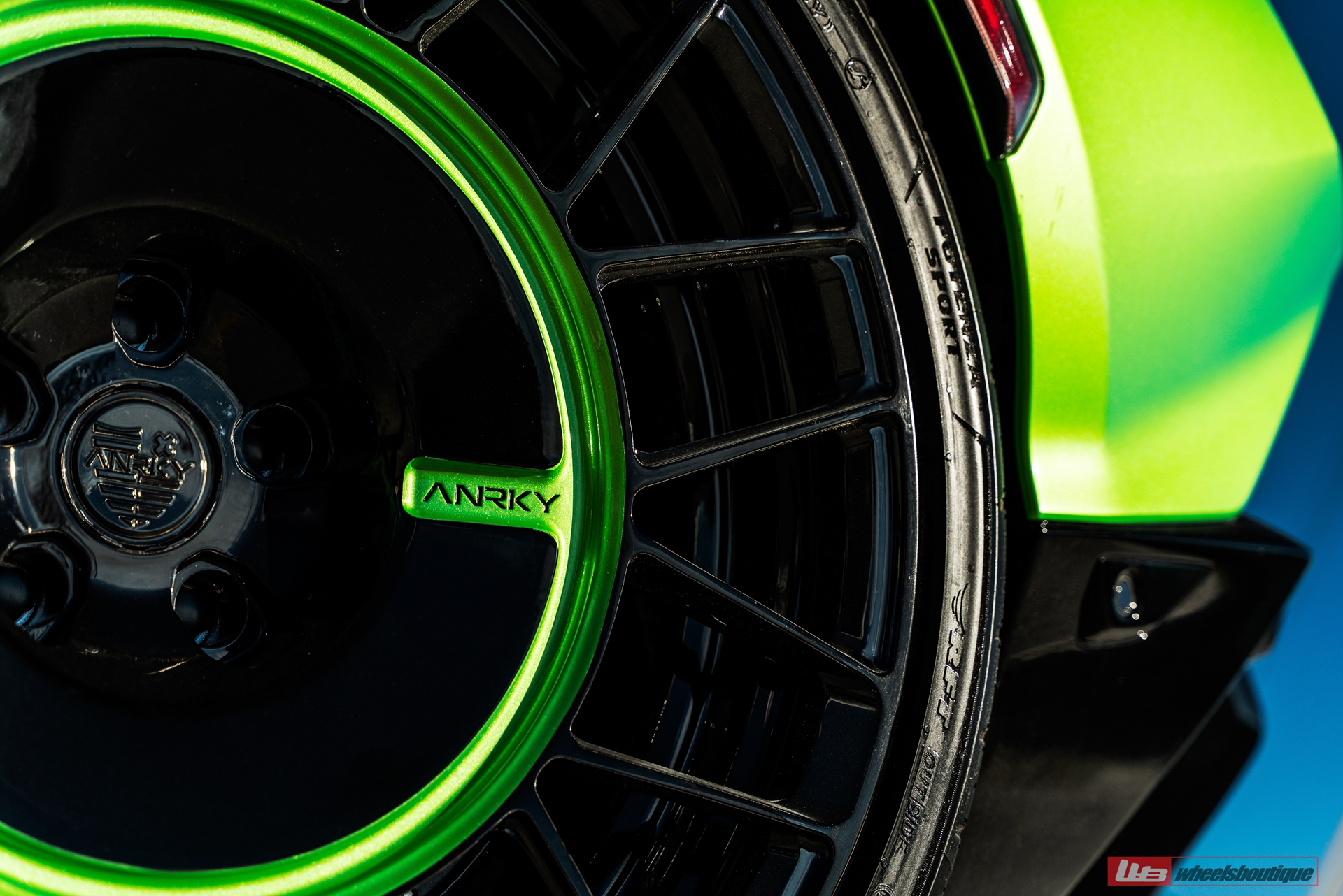 Lamborghini Revuelto | Selvan Green | on ANRKY  AN20 + AN20 AeroSPORT | Gloss Black