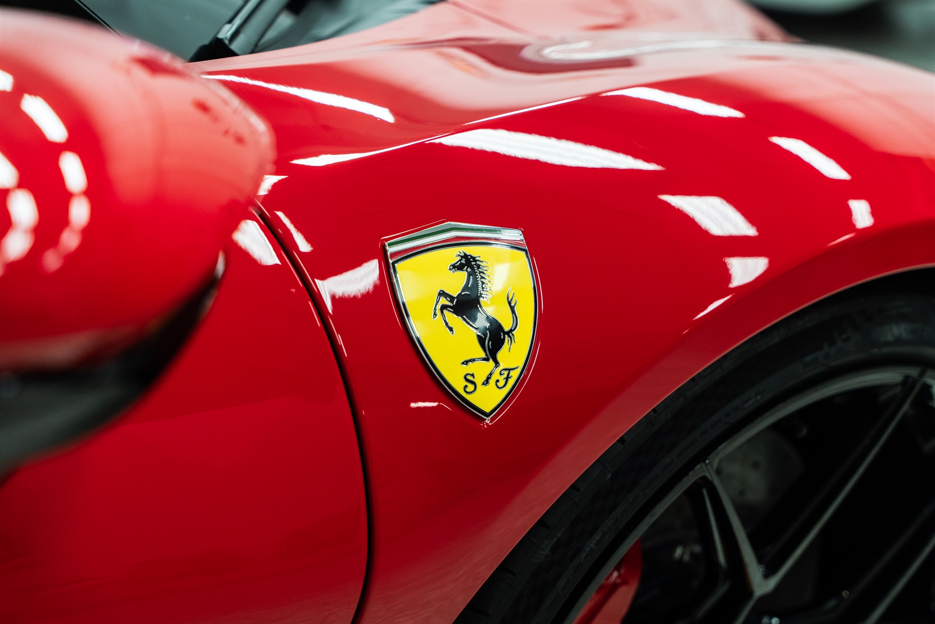 Ferrari SF90 Spider | Rosso Corsa | on Ryft R-5Y | Gloss Black
