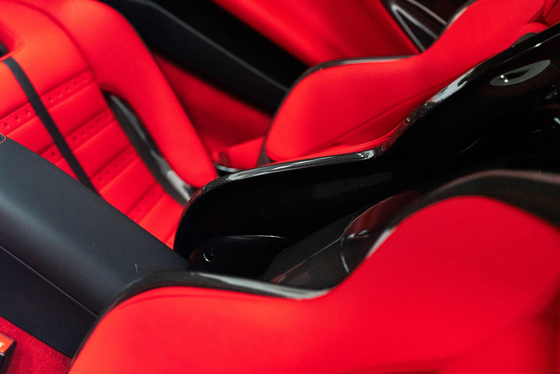 Ferrari SF90 Spider | Rosso Corsa | on Ryft R-5Y | Gloss Black