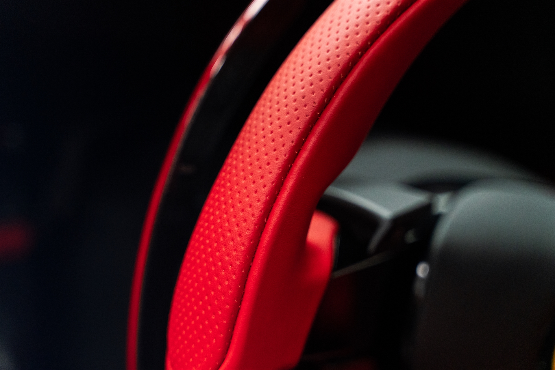 Ferrari SF90 Spider | Rosso Corsa | on Ryft R-5Y | Gloss Black