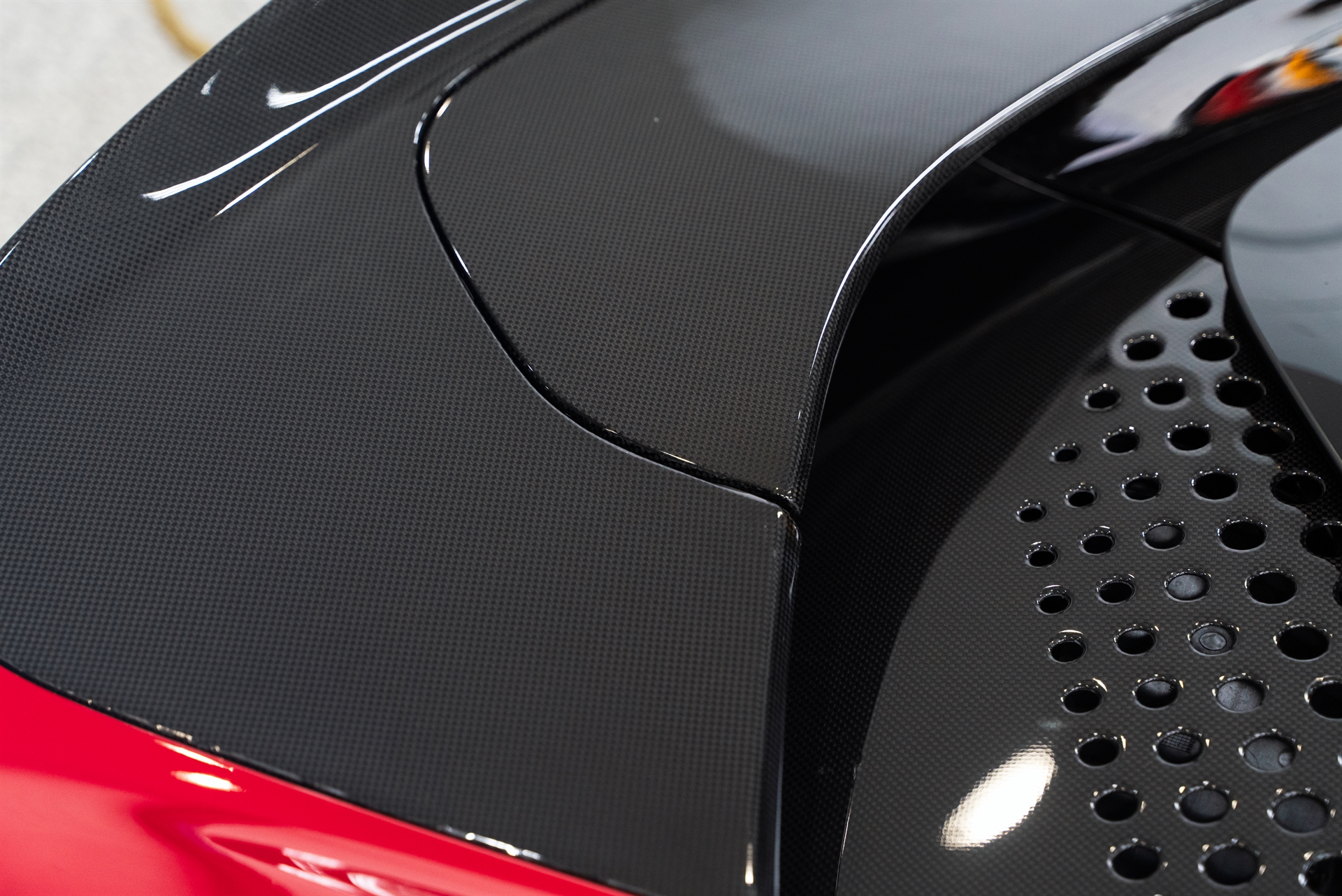 Ferrari SF90 Spider | Rosso Corsa | on Ryft R-5Y | Gloss Black