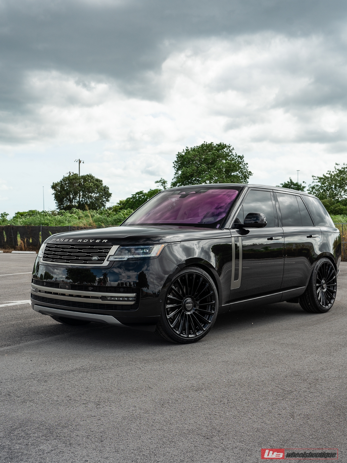 Range Rover  | | on ANRKY RF-182 | Gloss Black