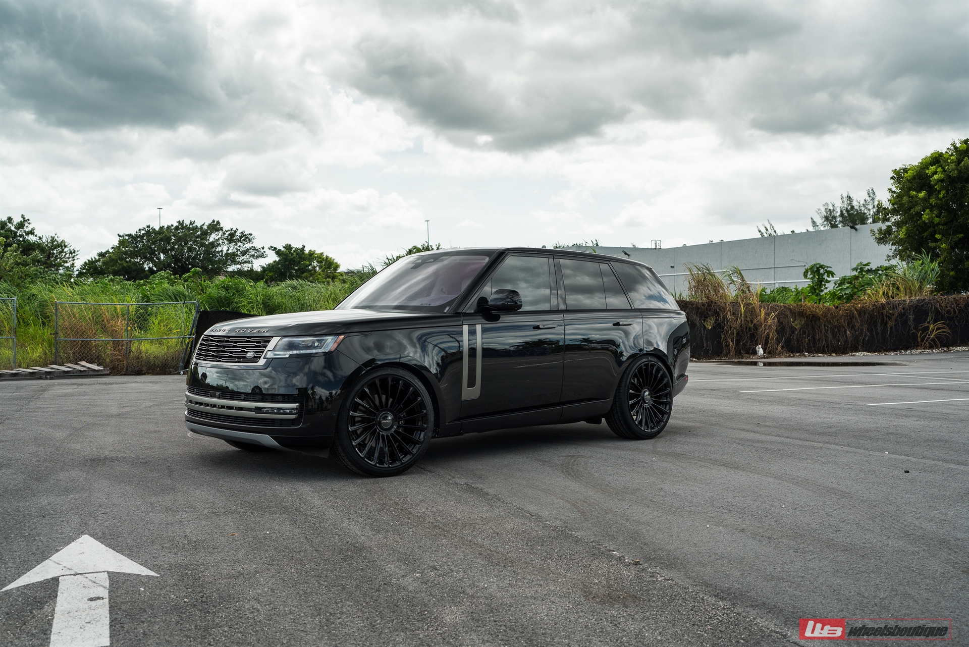 Range Rover  | | on ANRKY RF-182 | Gloss Black