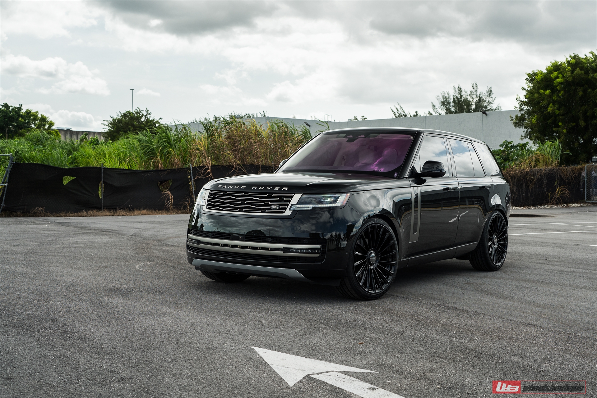Range Rover  | | on ANRKY RF-182 | Gloss Black