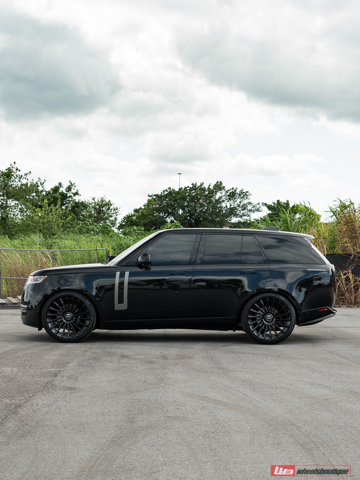 Range Rover  | | on ANRKY RF-182 | Gloss Black