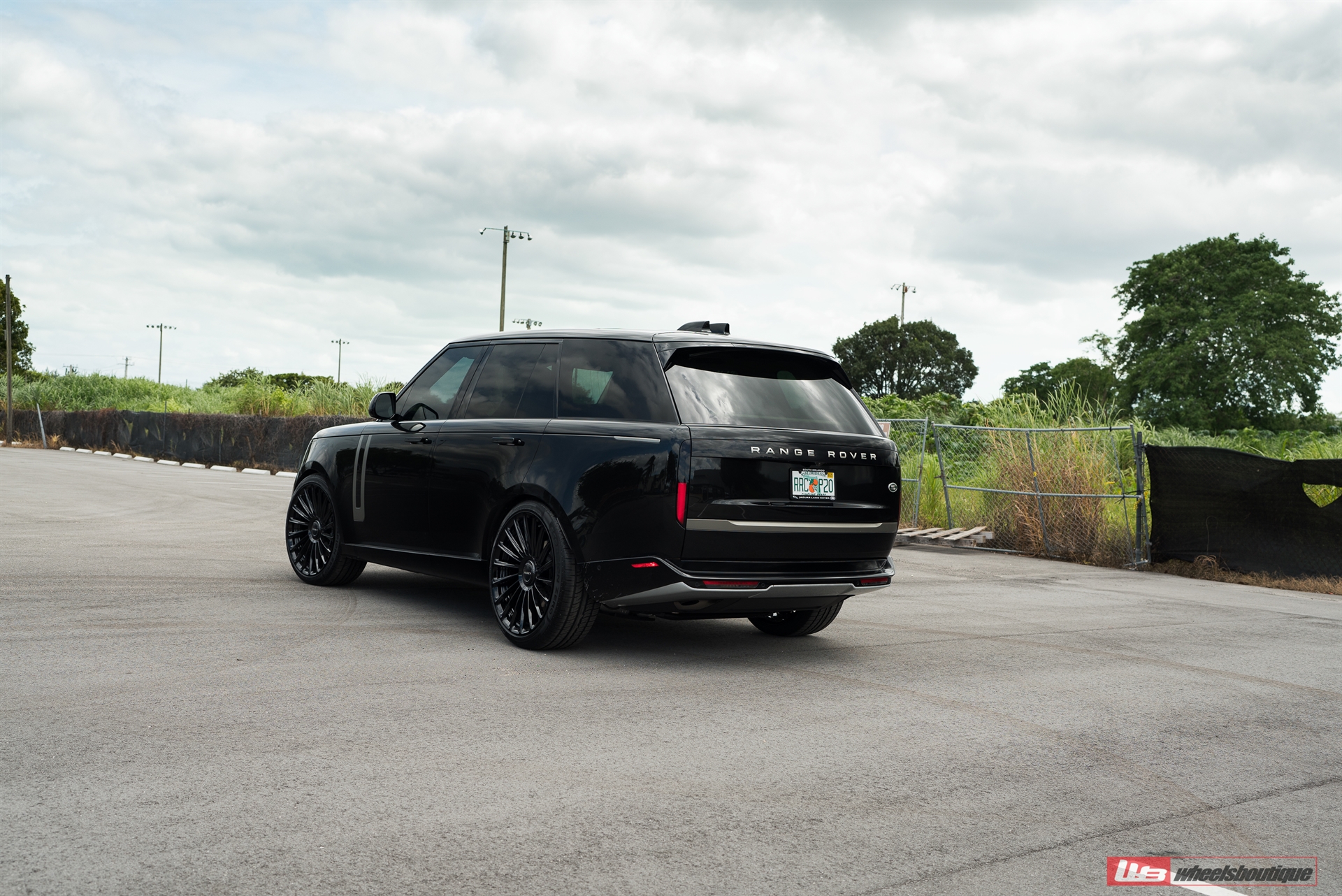 Range Rover  | | on ANRKY RF-182 | Gloss Black