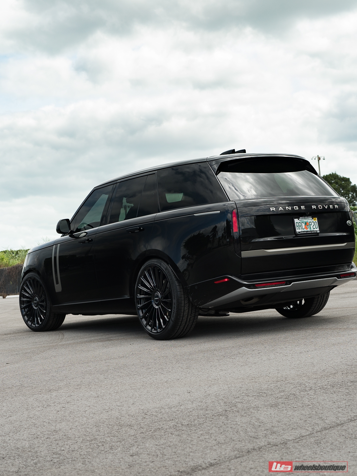 Range Rover  | | on ANRKY RF-182 | Gloss Black