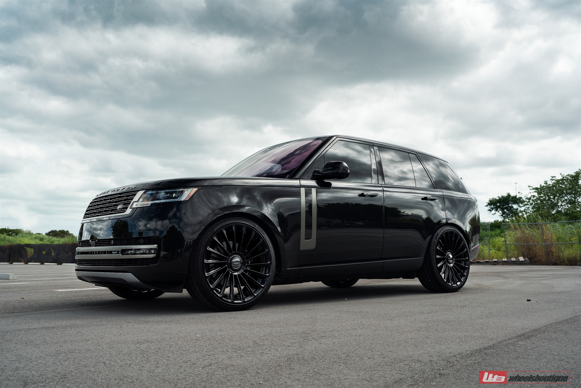 Range Rover  | | on ANRKY RF-182 | Gloss Black
