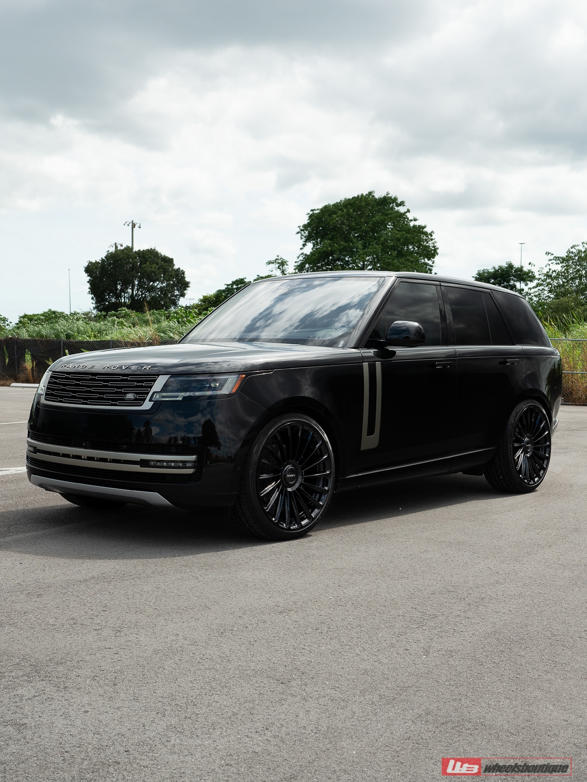 Range Rover  | | on ANRKY RF-182 | Gloss Black