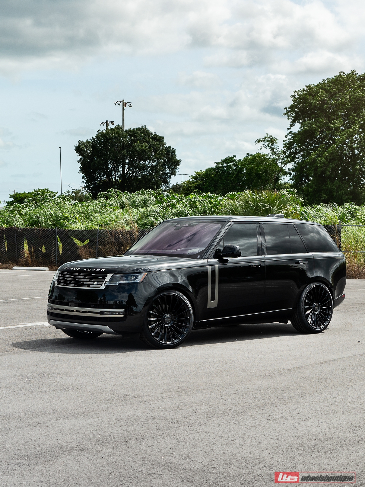 Range Rover  | | on ANRKY RF-182 | Gloss Black