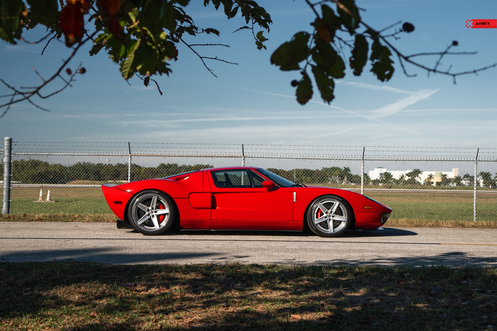 Ford GT MK1 | Ruby Red | on ANRKY AN35 | Satin White Gold