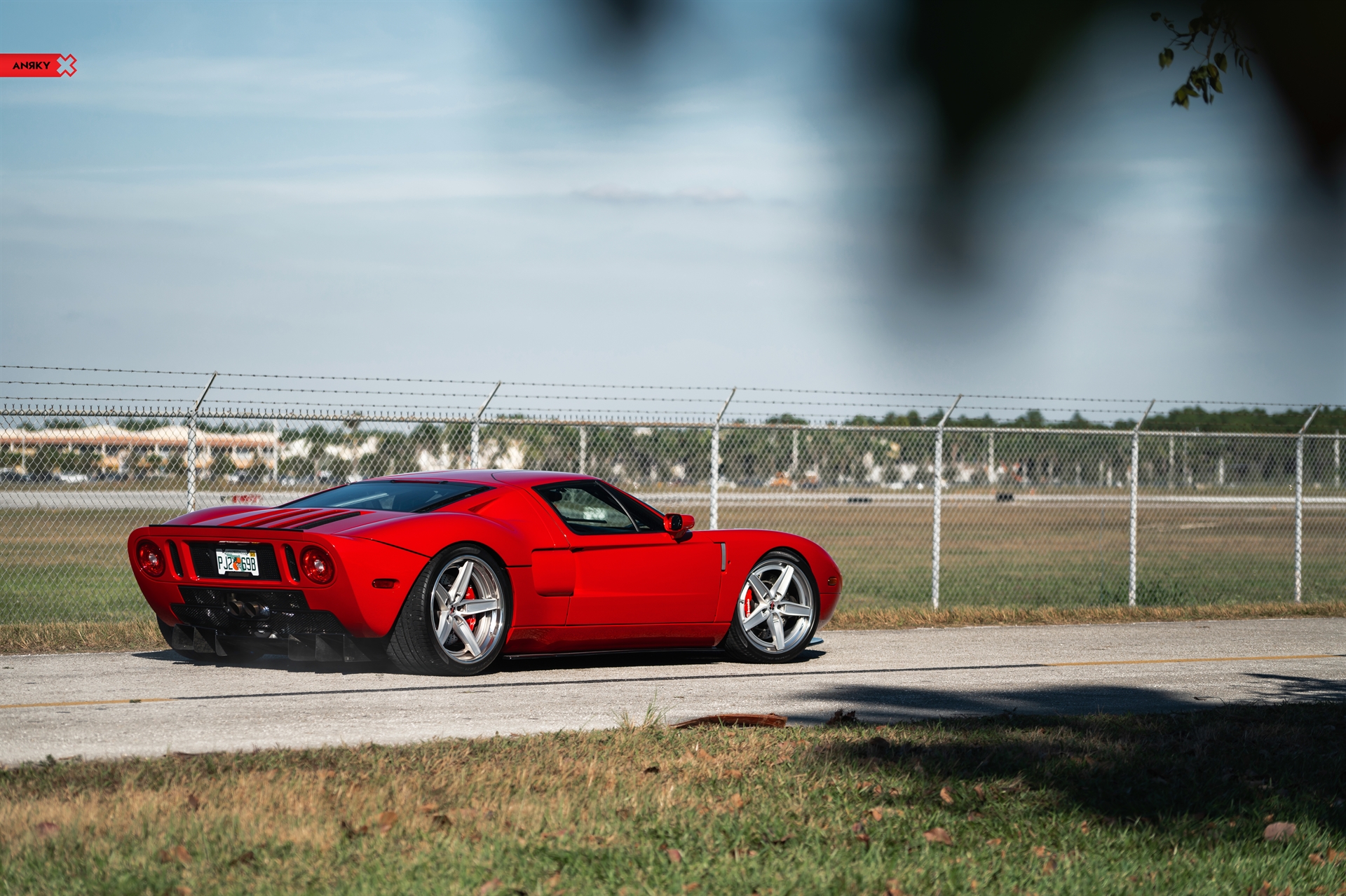 Ford GT MK1 | Ruby Red | on ANRKY AN35 | Satin White Gold
