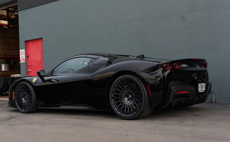 Ferrari SF90 | Nero | on HRE 501M | Gloss Black