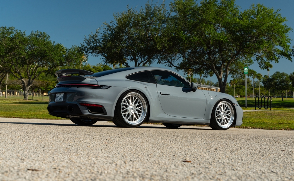 Porsche 992 Turbo S | Artic Gray | on HRE 520 FMR | Brushed Clear