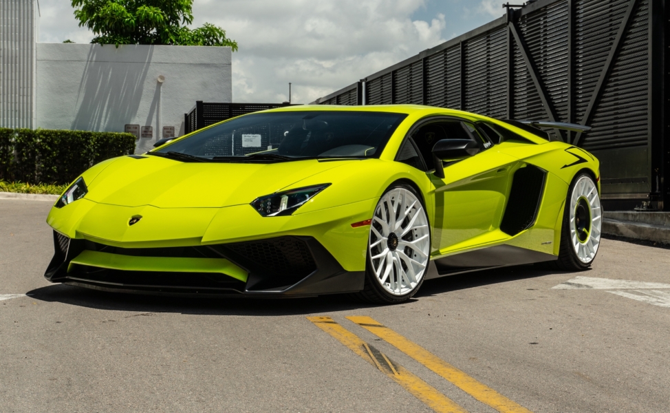 Lamborghini Aventador SV | Verde Scandal | on ANRKY AN20 + AN20 AEROSport | Gloss White