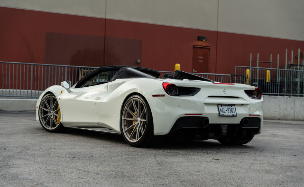 Ferrari 488 | Bianco Fuji | on HRE P104SC | Satin White Gold